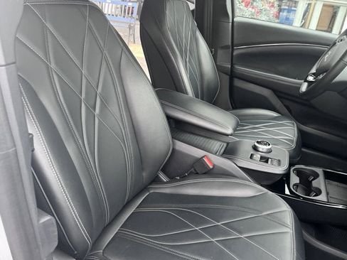 Used 2021 Ford Mustang Mach-E Select image 8