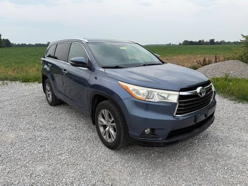 Used 2014 Toyota Highlander XLE AWD/4WD image 23