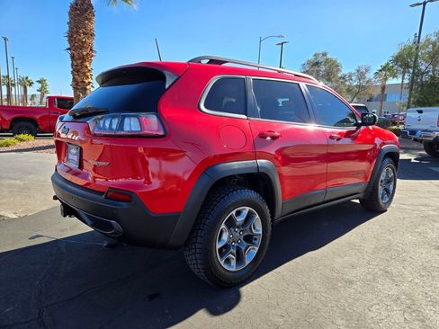 Used 2019 Jeep Cherokee Trailhawk image 6