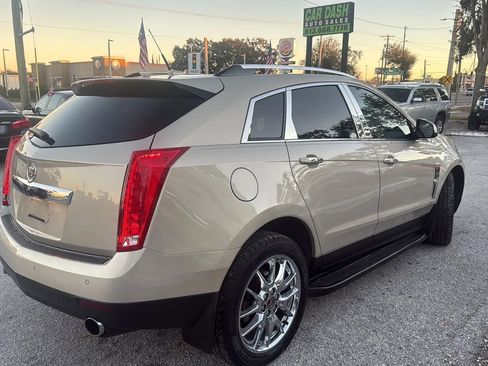 Used 2011 Cadillac SRX Luxury image 4