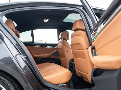 Used 2019 BMW M550i xDrive image 19