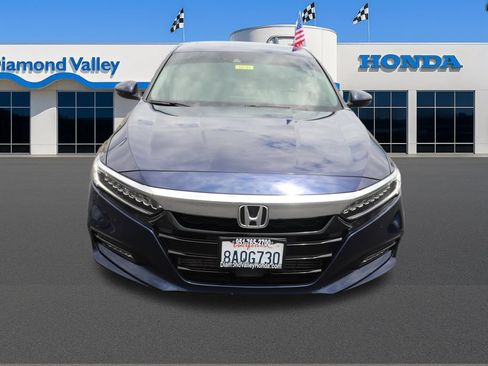 Used 2018 Honda Accord Touring image 2