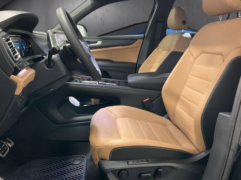 New 2026 Volkswagen Atlas Cross Sport SEL R-Line AWD/4WD image 4
