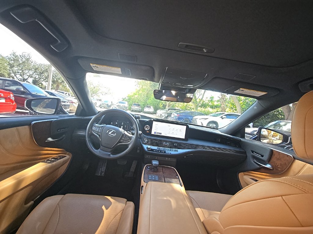 Certified 2024 Lexus LS 500 RWD image 29
