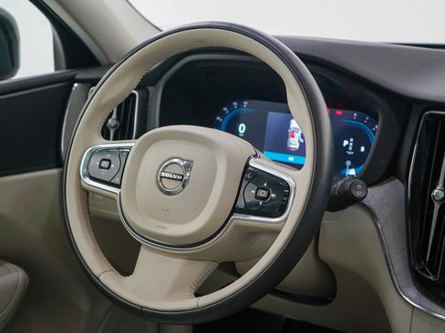 Used 2024 Volvo XC60 B5 Plus image 13