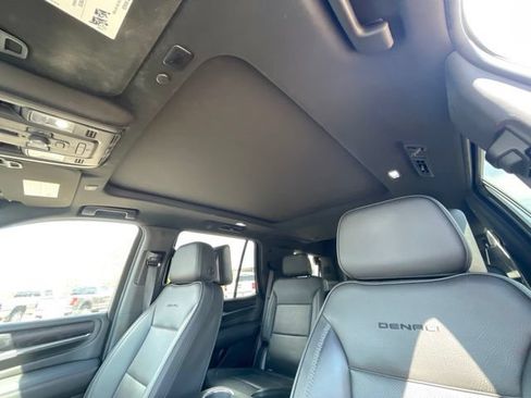 Used 2021 GMC Yukon Denali w/ Denali Ultimate Package AWD/4WD image 7