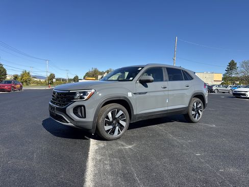 New 2026 Volkswagen Atlas Cross Sport SE image 1