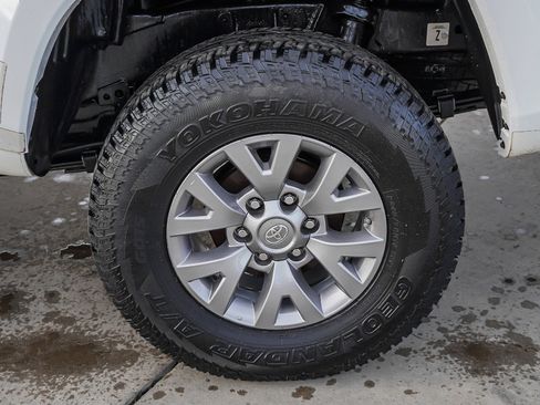 Used 2019 Toyota Tacoma SR5 image 13