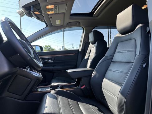Used 2020 Honda CR-V Touring image 11