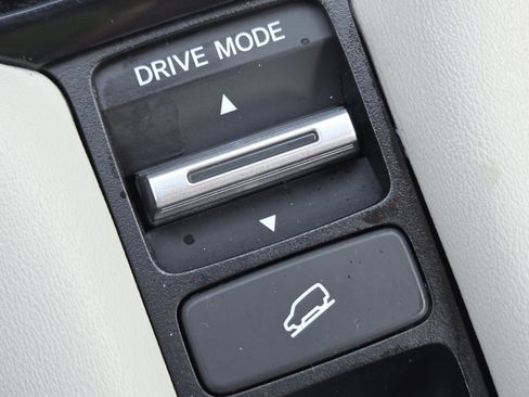 Certified 2023 Honda HR-V LX image 6