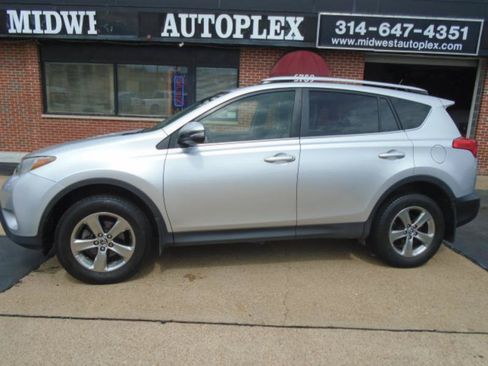 Used 2015 Toyota RAV4 XLE AWD/4WD image 5
