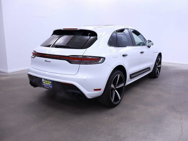 Certified 2024 Porsche Macan AWD/4WD image 7