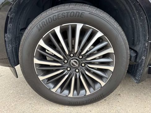 Used 2025 Nissan Armada Platinum Reserve w/ Convenience Package RWD image 9