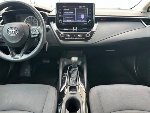 Used 2022 Toyota Corolla LE FWD image 16