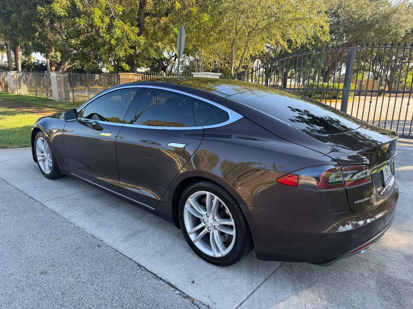 Used 2013 Tesla Model S RWD image 23