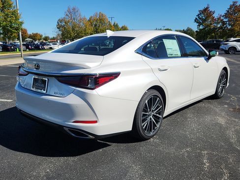 New 2025 Lexus ES 350 w/ Premium Package image 4