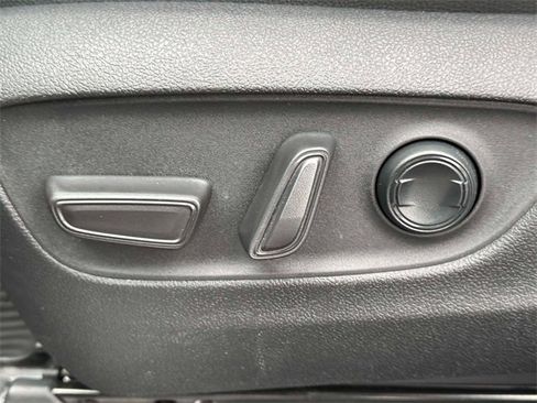 Used 2024 Toyota Grand Highlander Limited image 18