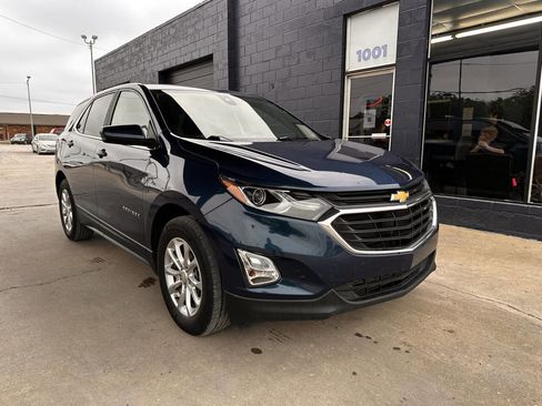 Used 2021 Chevrolet Equinox LT w/ LPO, Floor Liner Package FWD image 2