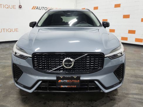 Used 2023 Volvo XC60 B5 Plus image 11