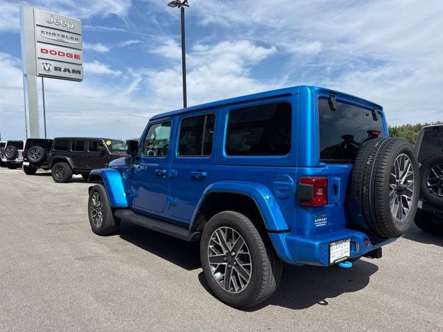 Used 2023 Jeep Wrangler Unlimited Sahara AWD/4WD image 6