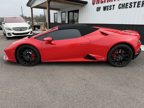 Used 2020 Lamborghini Huracan EVO image 13
