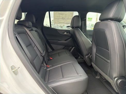 New 2026 Chevrolet Equinox LT w/ Convenience Package II AWD/4WD image 14