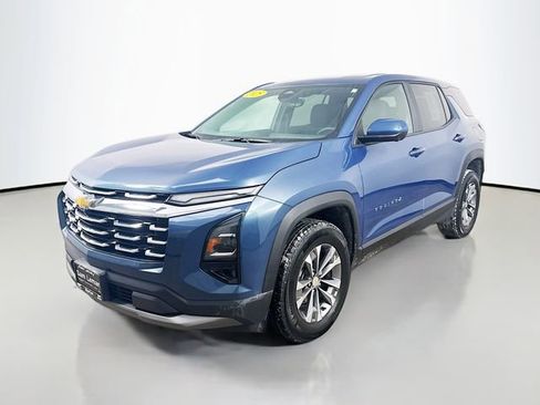 Used 2025 Chevrolet Equinox LT w/ Safety and Technology Package image 3