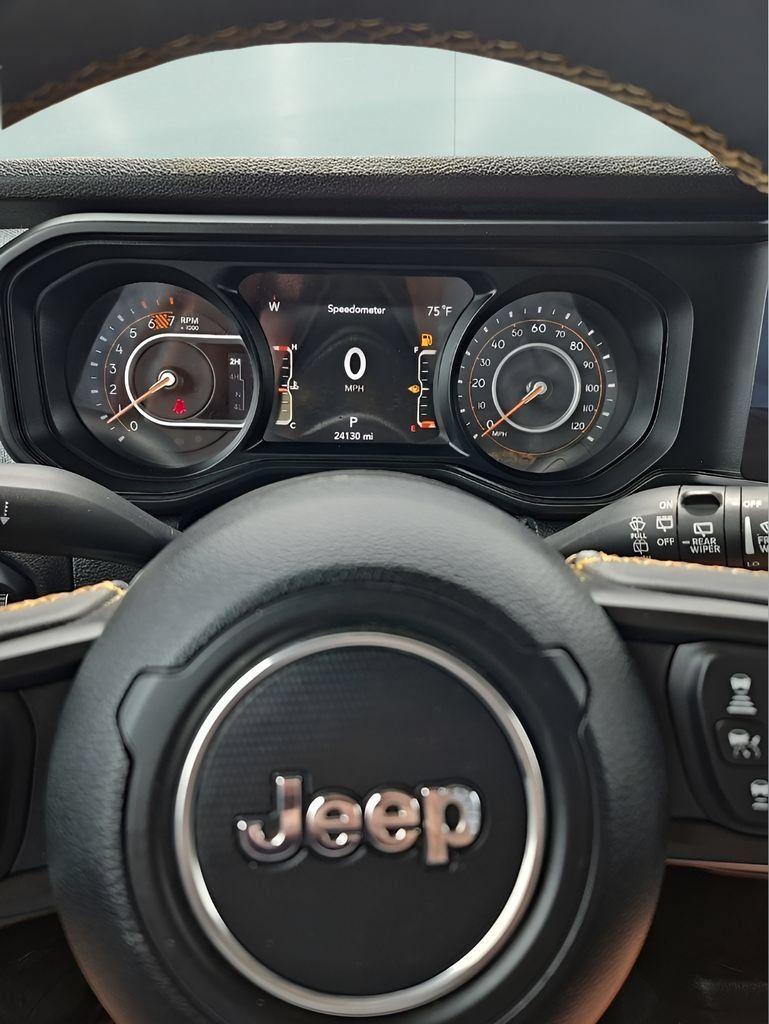 Used 2024 Jeep Wrangler Unlimited Sport AWD/4WD image 10