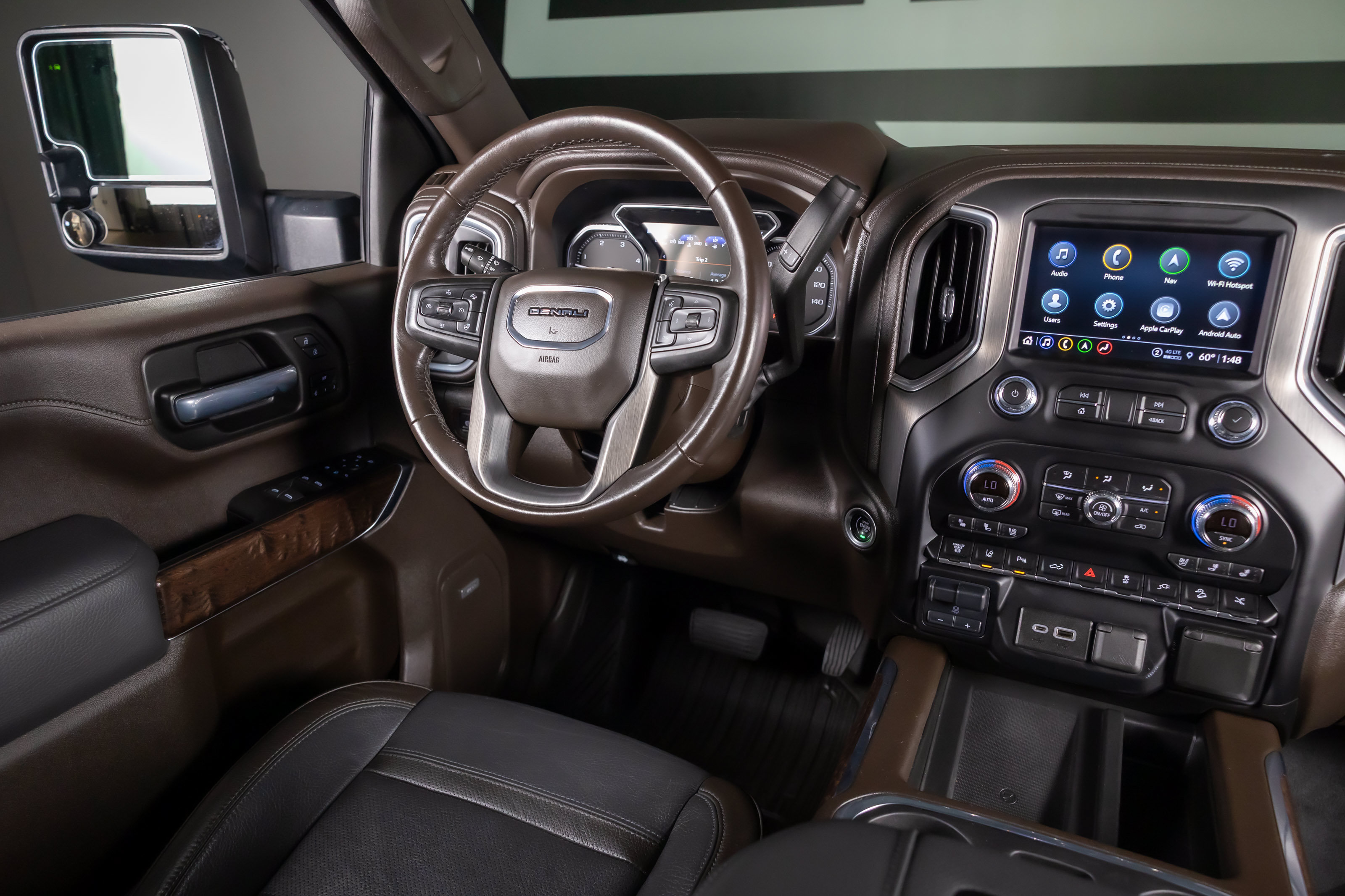 Used 2021 GMC Sierra 2500 Denali w/ Denali Ultimate Package AWD/4WD image 7