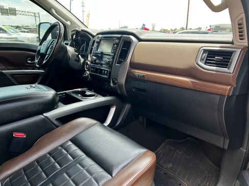 Used 2018 Nissan Titan Platinum Reserve w/ Platinum Utility Package AWD/4WD image 21