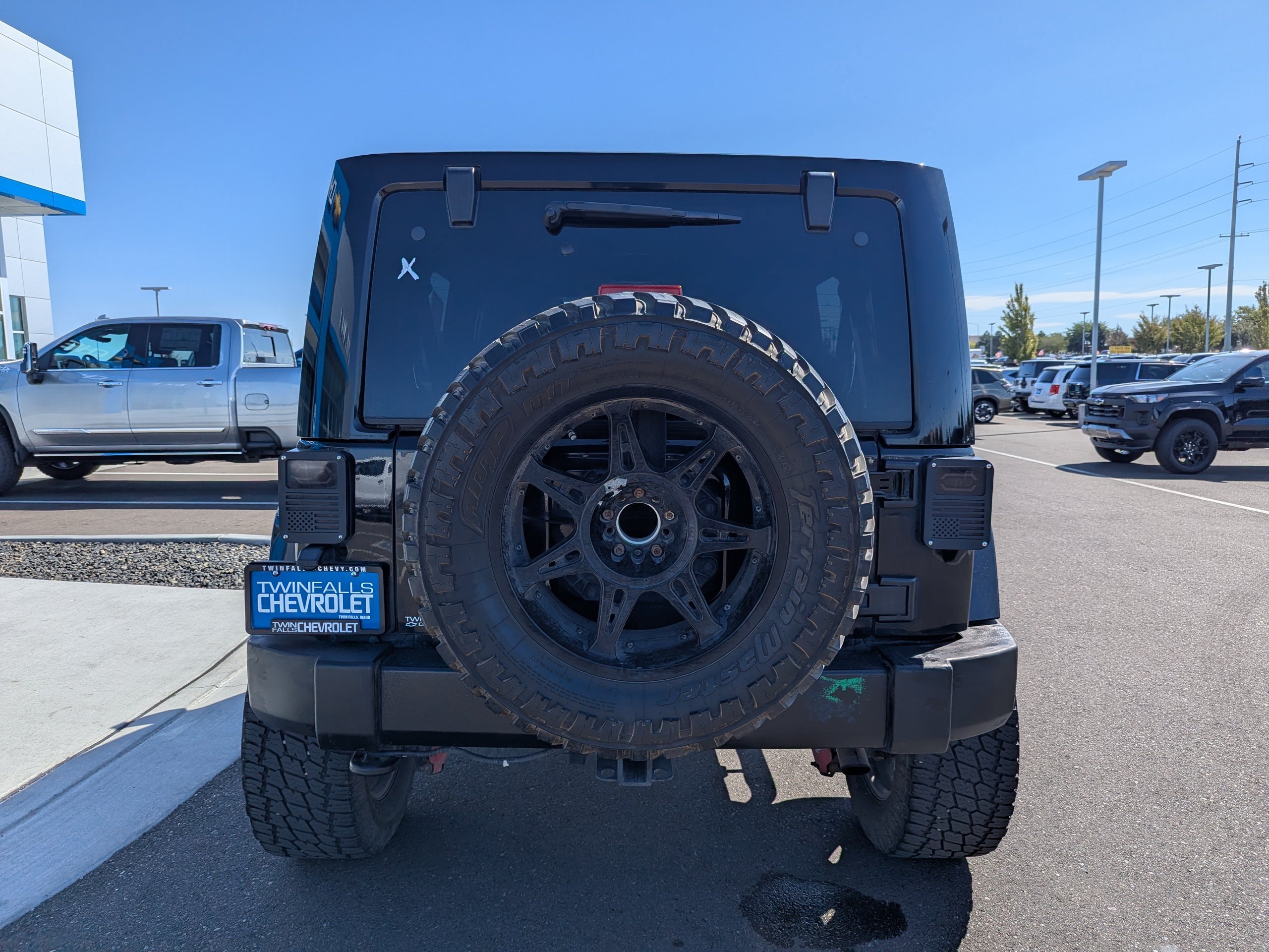 Used 2013 Jeep Wrangler Unlimited Sahara w/ Connectivity Group AWD/4WD image 29