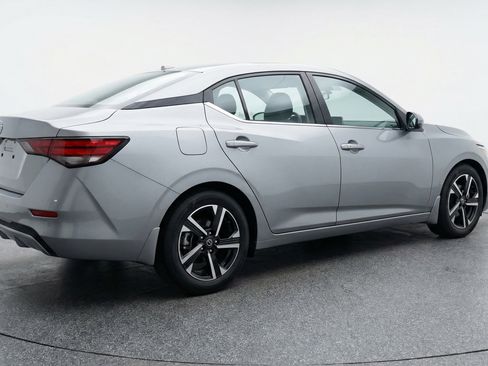 Used 2025 Nissan Sentra SV image 9