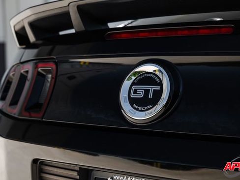 Used 2013 Ford Mustang GT Premium RWD image 29