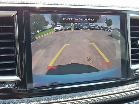 Used 2022 Chrysler Pacifica Touring-L FWD image 18