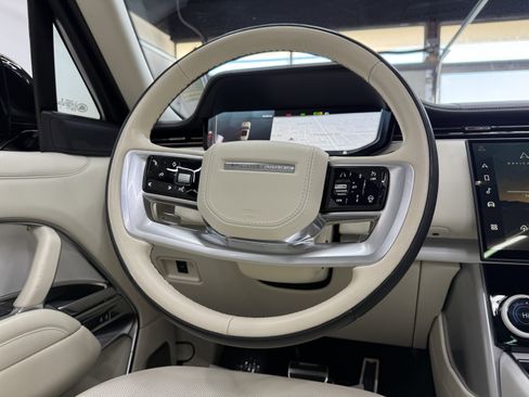 Used 2023 Land Rover Range Rover SV image 17