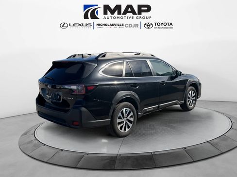 Used 2023 Subaru Outback Premium image 4