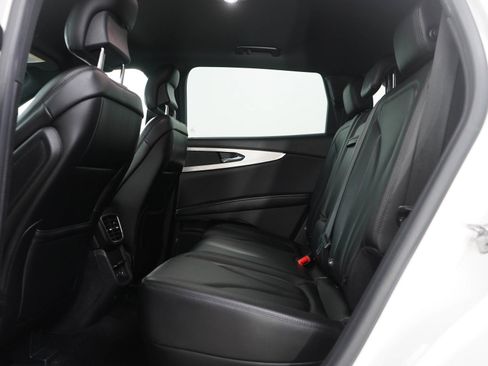 Used 2016 Lincoln MKX Premiere image 18