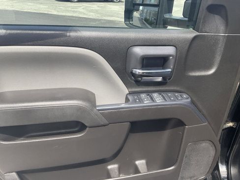 Used 2019 Chevrolet Silverado 2500 W/T AWD/4WD image 13