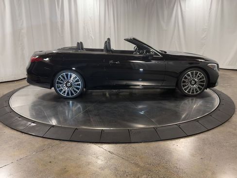 Used 2024 Mercedes-Benz CLE 300 4MATIC Cabriolet image 9