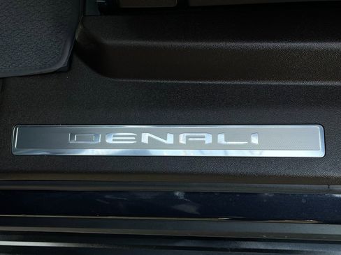 Used 2024 GMC Yukon XL Denali image 59