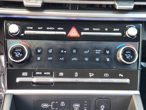 Used 2024 Hyundai Santa Fe Limited image 23