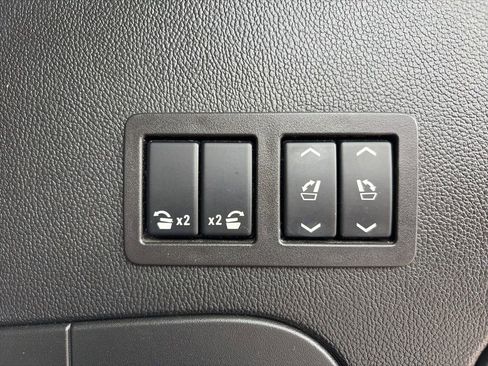 Used 2018 GMC Yukon Denali w/ Denali Ultimate Package AWD/4WD image 48
