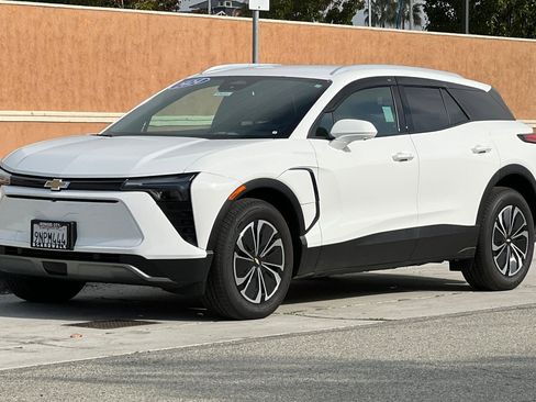 Used 2024 Chevrolet Blazer EV LT image 8