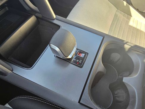 Used 2025 Land Rover Discovery Sport Dynamic SE image 31