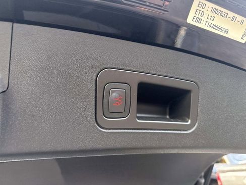 Used 2014 Tesla Model S Performance RWD image 8