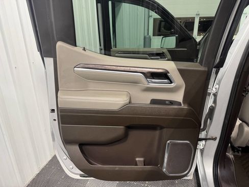 Used 2022 Chevrolet Silverado 1500 LTZ w/ LTZ Convenience Package II image 10