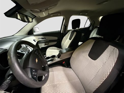 Used 2014 Chevrolet Equinox LS image 18