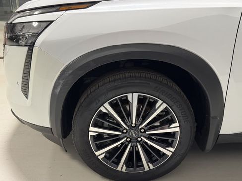 New 2026 Nissan Pathfinder Platinum w/ Cargo Package AWD/4WD image 32