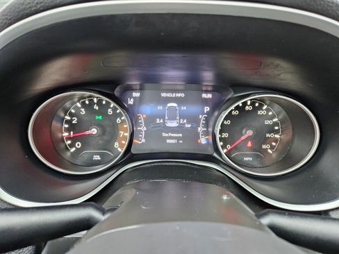 Used 2020 Jeep Compass Sport image 3