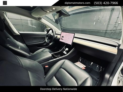 Used 2018 Tesla Model 3 Long Range RWD image 19